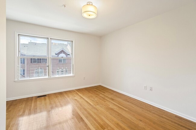 Building Photo - 500 Fulton Ct