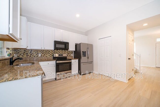 Building Photo - 14143 Ancilla Blvd