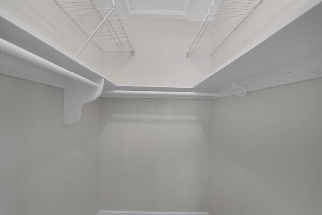 Building Photo - 2725 SE 5th Ct