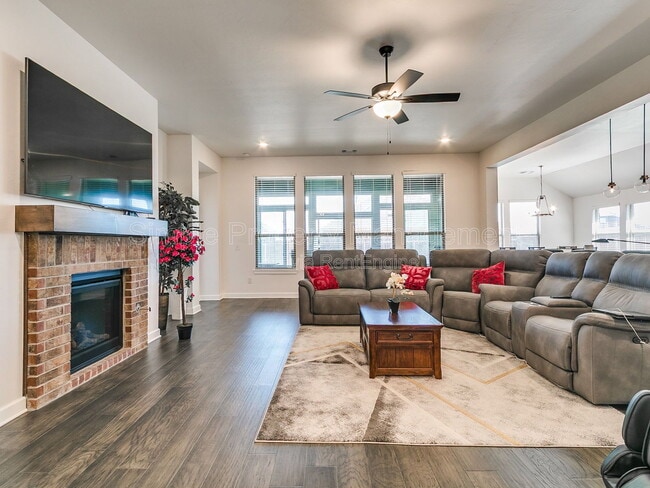 Building Photo - 18008 Jimenez Dr