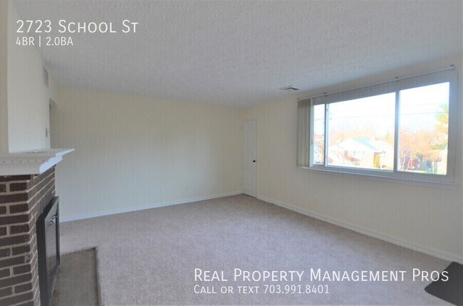Building Photo - 2723 School St