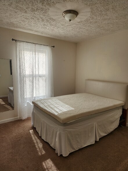 Building Photo - 730 Harless St