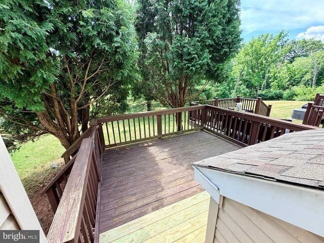 Building Photo - 1422 Oxford Cir