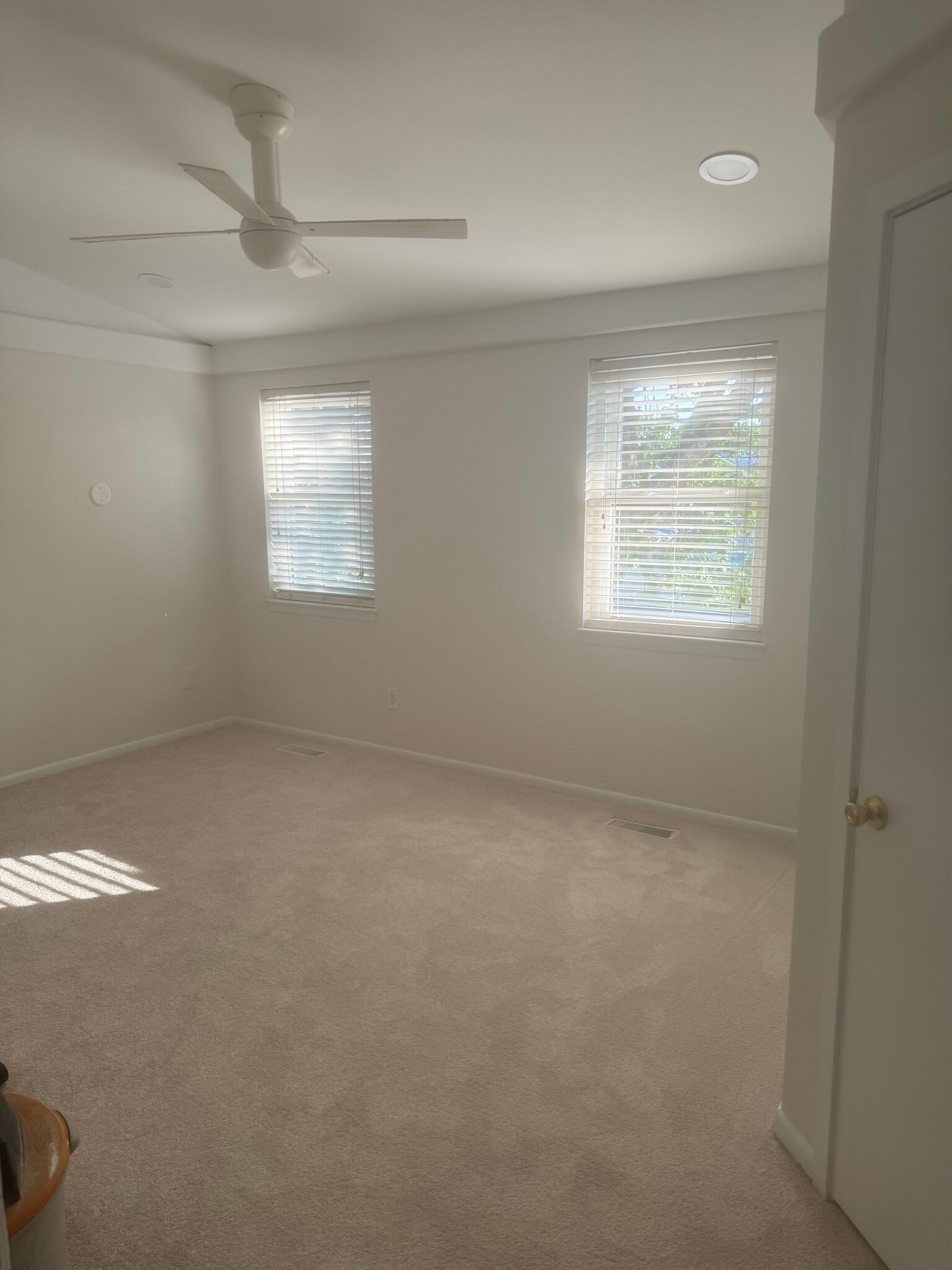 Master bedroom - 933 Bancroft Pl