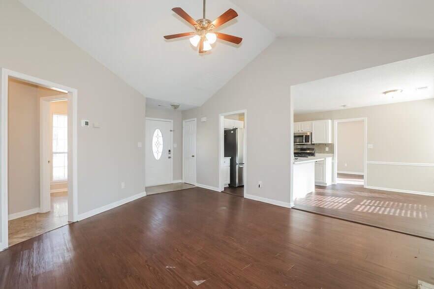 Building Photo - 231 Carson's Cove