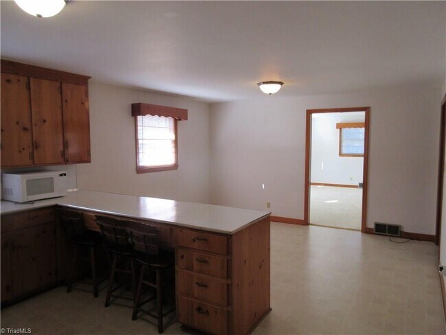 Building Photo - 2 Bed, 2 Bath Home for Rent in Advance