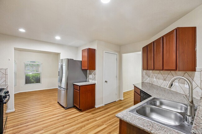 Building Photo - 21127 Fox Orchard Ct