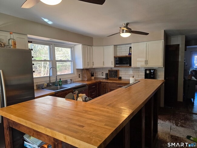 Building Photo - 61 N Shore Rd