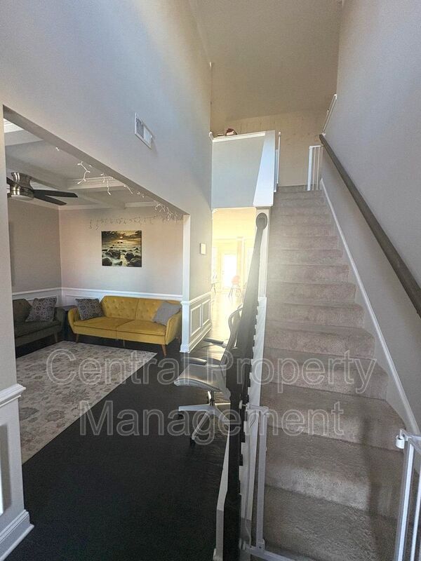 Building Photo - 316 Meadowpark Ln