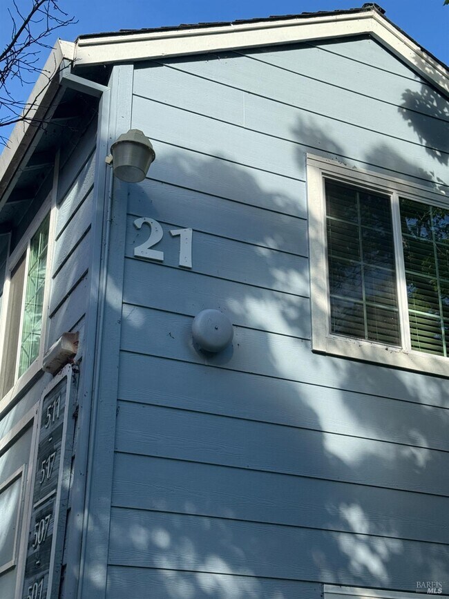 Building Photo - 511 Lighthouse Dr