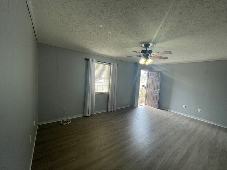 Building Photo - 68 Cedar Hill Cir