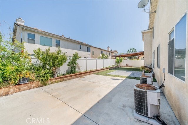 Building Photo - 7422 Cobble Creek Dr