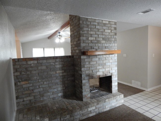 Building Photo - 4503 River Oaks Dr