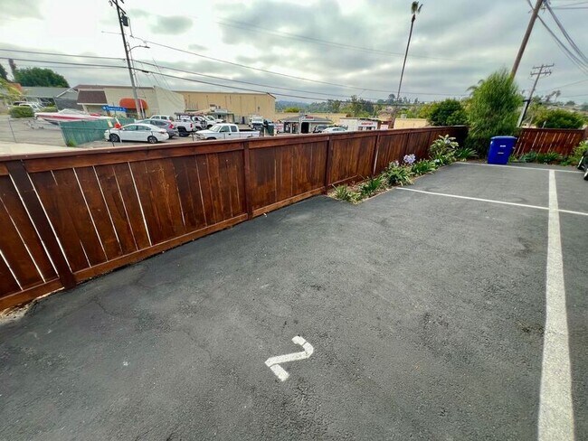 Building Photo - 669 Townsite Dr
