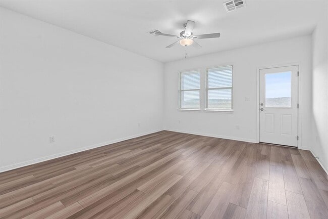 Building Photo - 202 Lime St