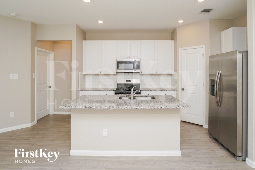 Building Photo - 1252 Treehouse Ln