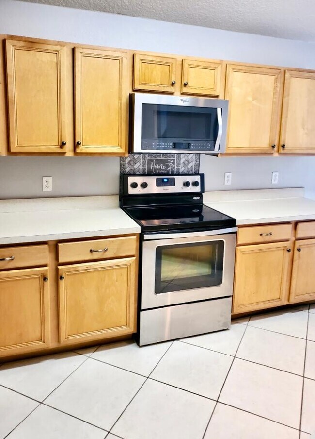 Building Photo - 12750 Sophiamarie Loop