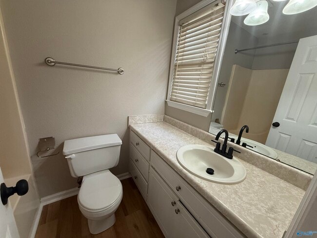 Building Photo - 143 Hollington Dr NE