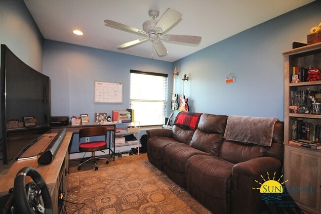 Building Photo - Gorgeous3 Bedroom Home in Mary Esther!