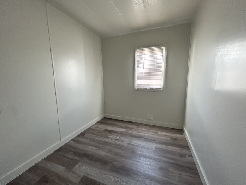 Building Photo - 500 S Main St