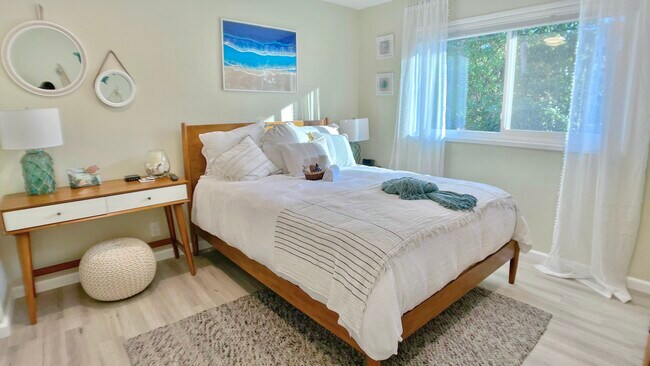 Building Photo - 15341 Vermont St