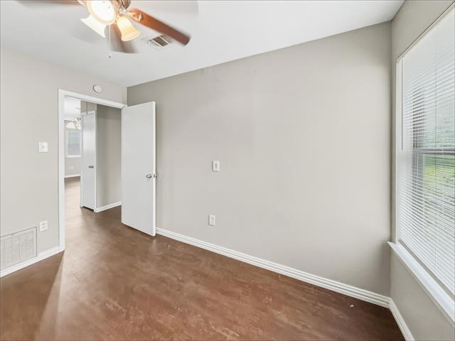 Building Photo - 1215 Lowe St