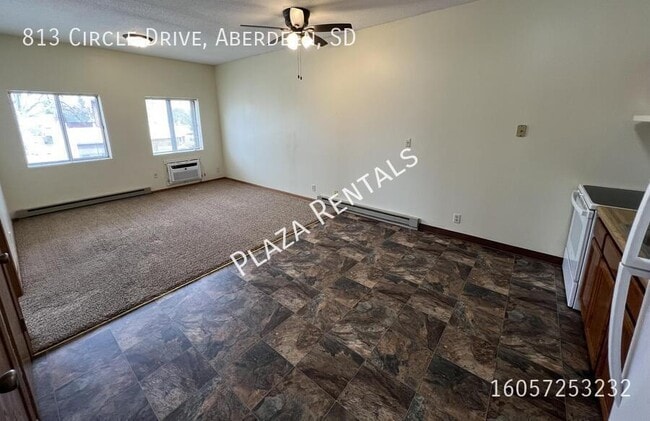 Primary Photo - 10 9th Ave SW