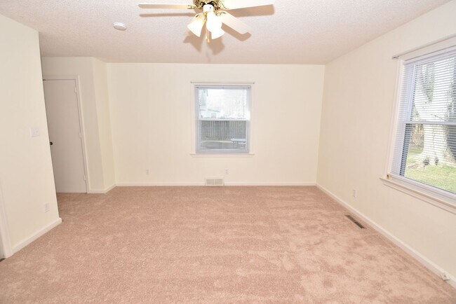 Building Photo - Great 3 bedroom Ranch in Elkhart