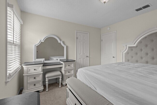 Building Photo - 1315 Copper Stone Cir