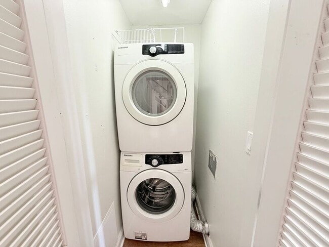 Building Photo - 7266 Jacobs Trail