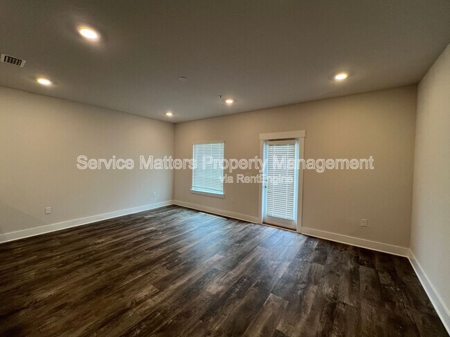 Building Photo - 1615 Iroquois Ct
