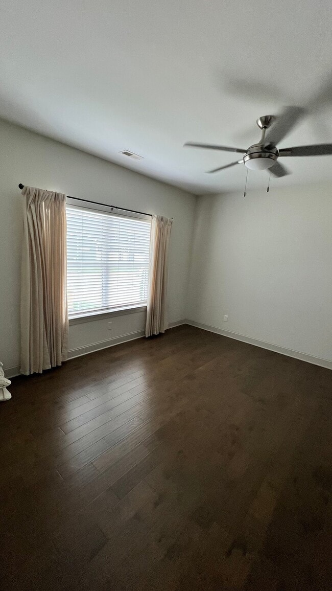 Building Photo - 847 Wellstone Dr