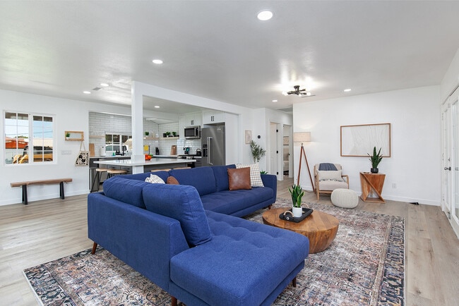 Building Photo - 5609 Cervantes Ave