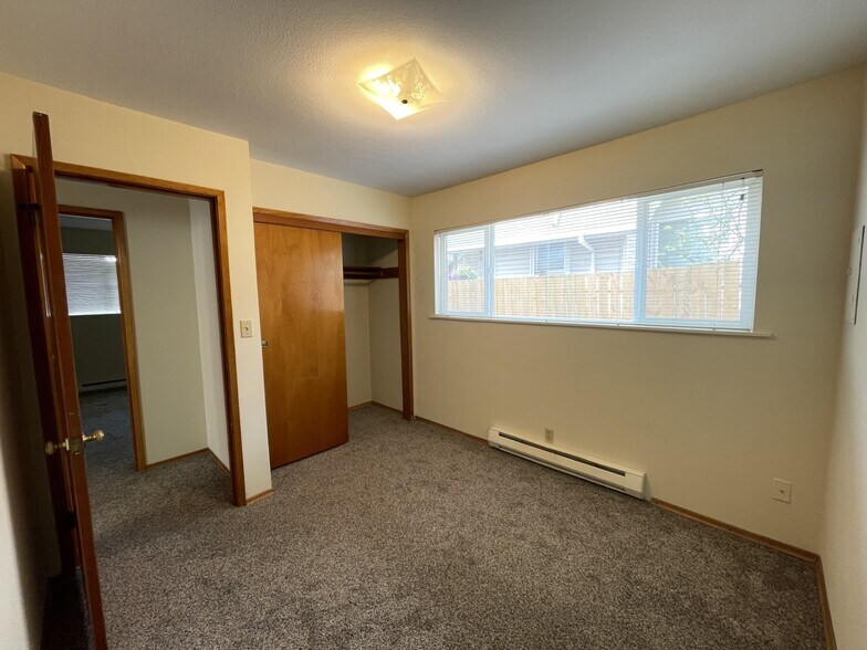 2nd Bedroom - 530 Burnett Ave N