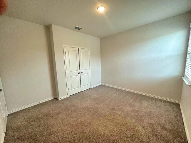 Building Photo - 5491 Blue Quail Dr