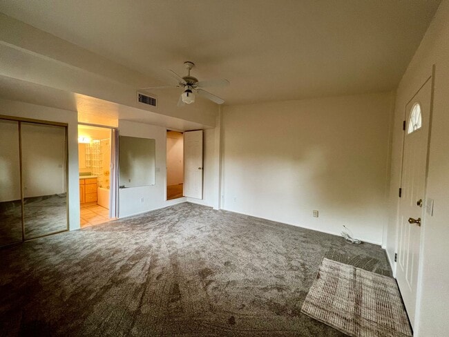 Building Photo - Unfurnished Long-term rental, Procure Only