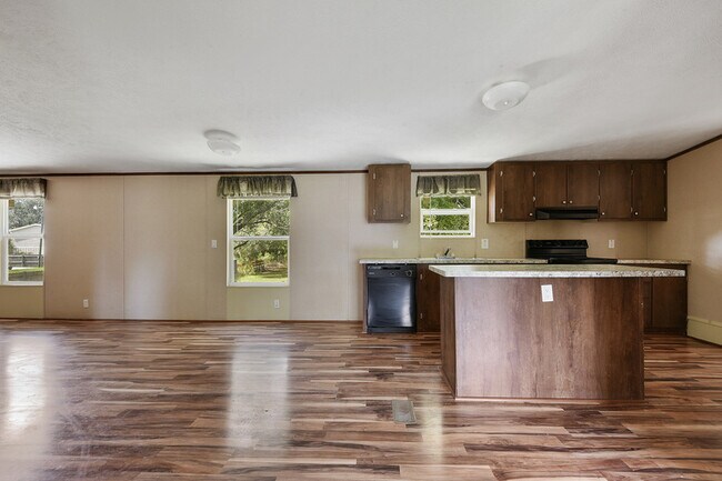 Building Photo - 15297 Floyd Holton Rd