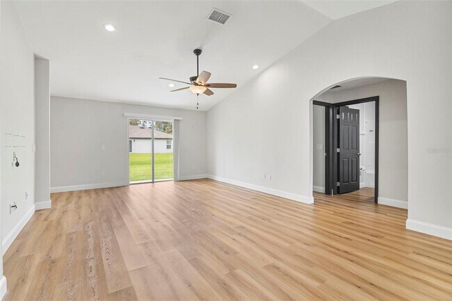 Building Photo - 2799 Thomas Ln