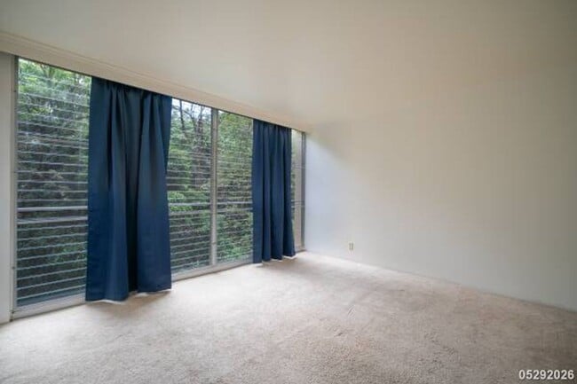 Building Photo - $2,550 / 2br - 793ft2 - Maintained and Freshly Painted 2BR/1BA/2PKG unit in Waikalani Woodland (M...