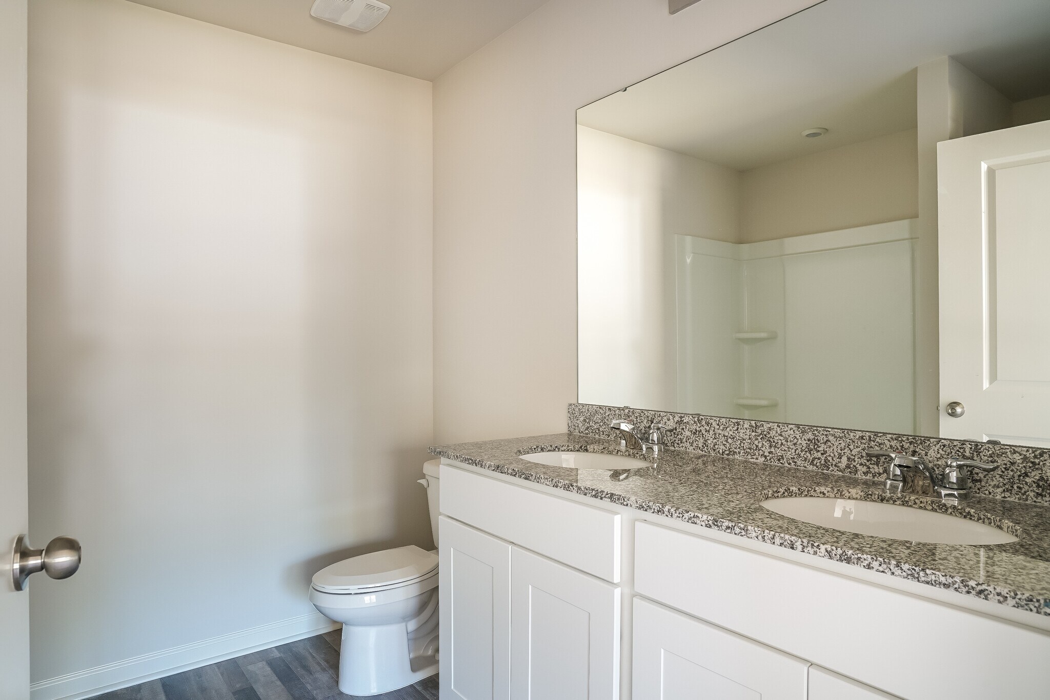 Building Photo - 676 Savanac St SE