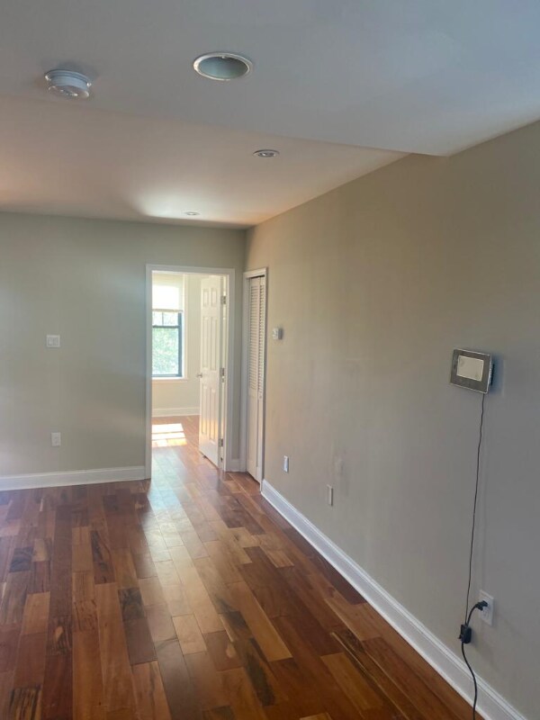 Building Photo - 3639 Lancaster Ave