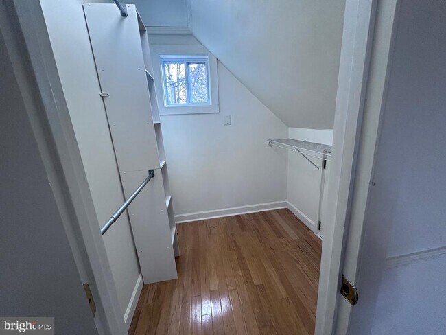 Building Photo - 132 Pinecrest Ln