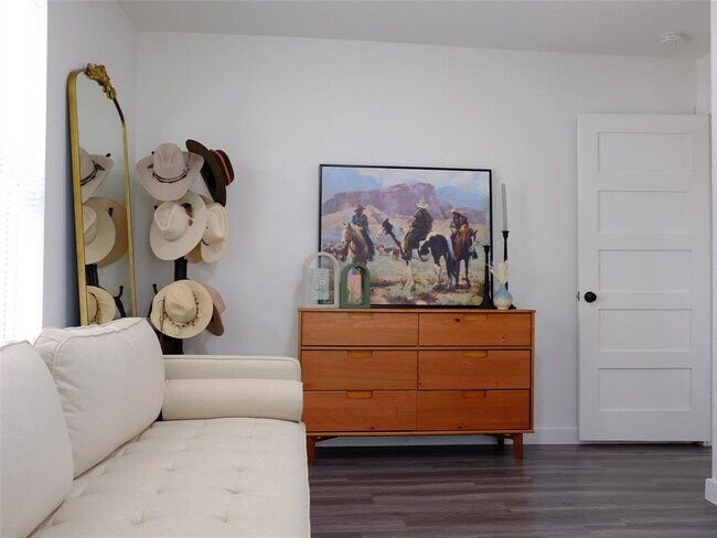 Building Photo - 1401 Marcus Pl