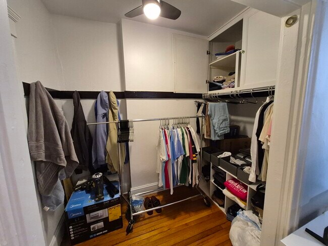 Building Photo - 62 Queensberry St