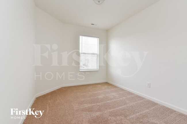 Building Photo - 8115 Fisher Bend Dr