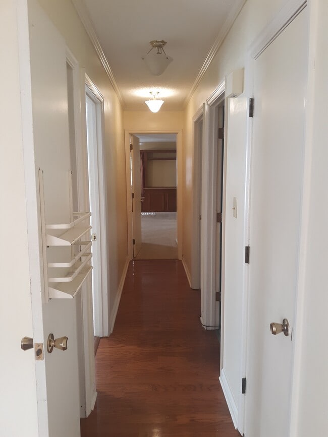 Building Photo - 804 Gull Ln