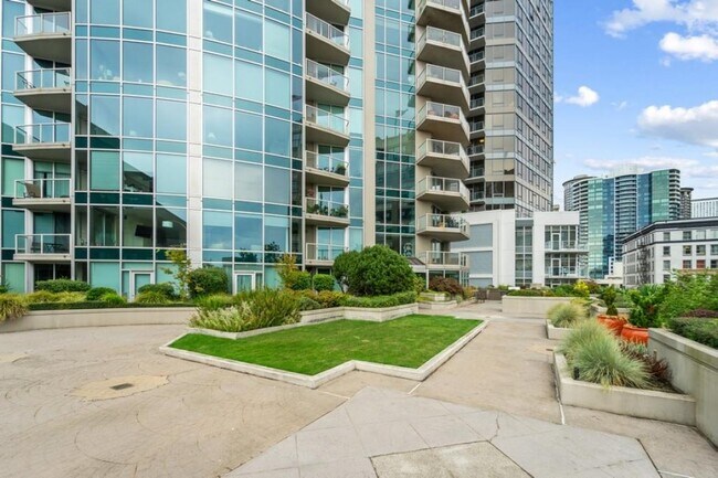 Building Photo - One Pacific Tower - 1 bedroom + den