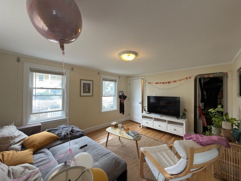 Building Photo - 28 Linden Ave