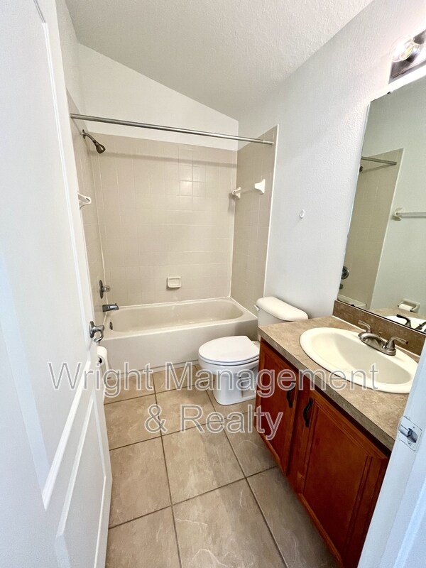 Building Photo - 15902 Cedar Elm Terrace