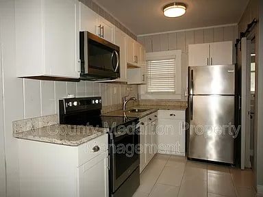 Building Photo - 1606 Hough St